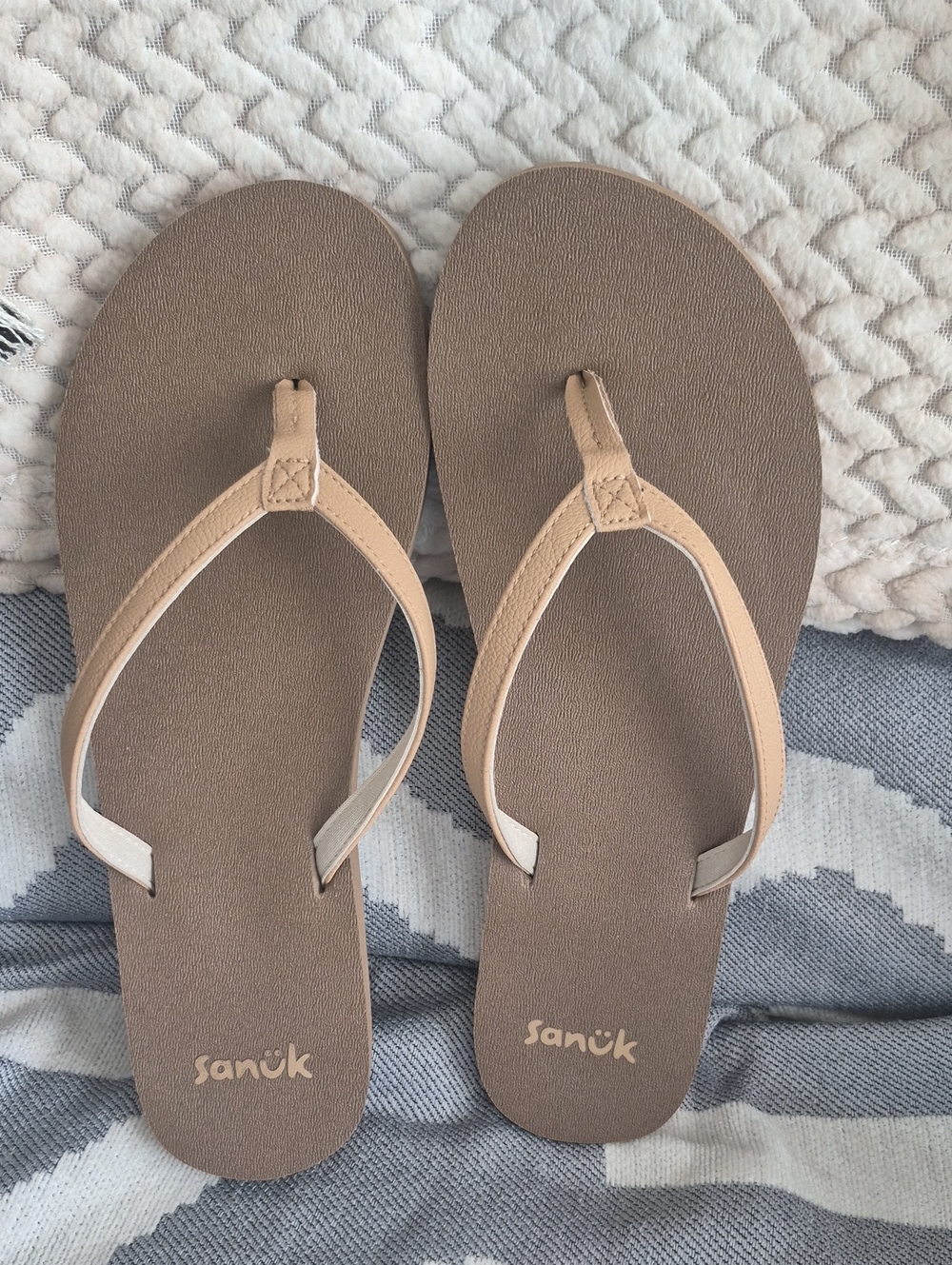 Sanuk Women’s Beige-Tan Flip Flop Sandals - Simple Comfort